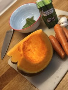 Velouté douceur: Courge, carotte, coco, curry