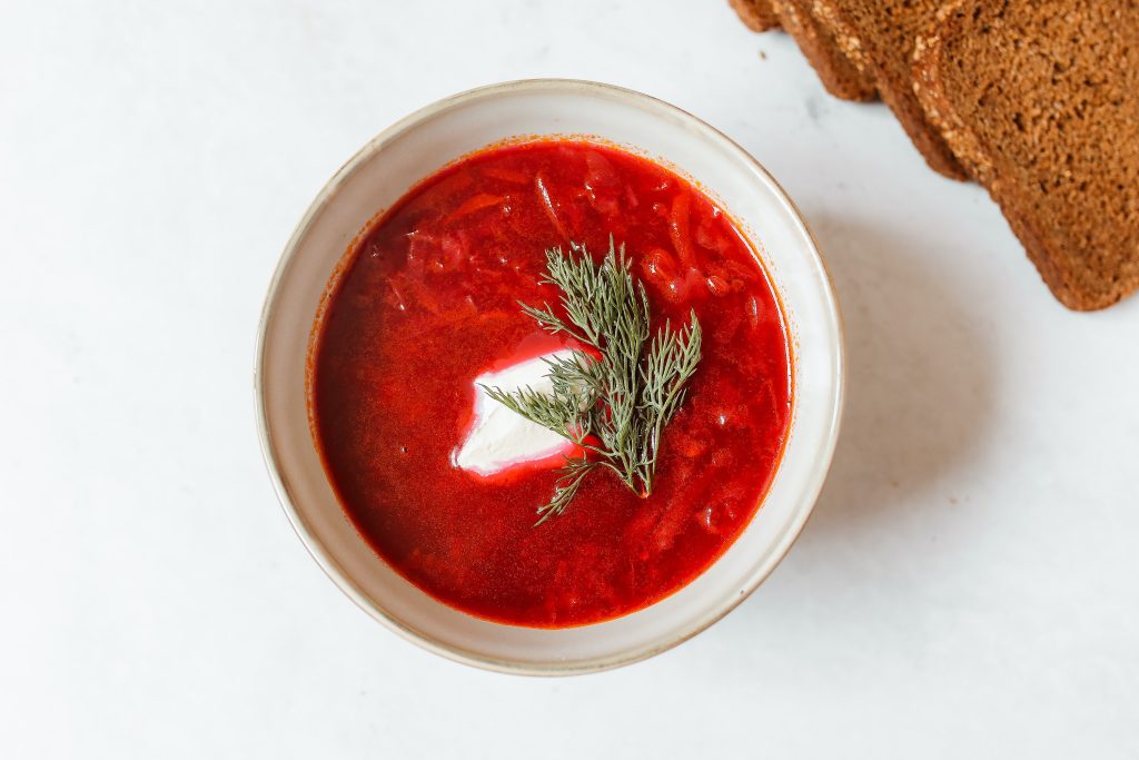 soupe de rhubarbe aux griottes et amandes